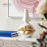 Ornement de bureau moderne Merlin Living, décoration en céramique Lèvres Dorées pour la décoration intérieure de luxe, vente en gros de la fabrique de céramique de Chaozhou