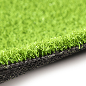 Pelouse de golf artificielle <span class=keywords><strong>vert</strong></span> <span class=keywords><strong>clair</strong></span> Sports d'intérieur et de plein air PP & PE Paquet de rouleaux d'herbe bouclée pour le basket-ball - Product Image 1