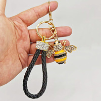 Porte-clés créatif de luxe, nouveauté, mignon en forme d'abeille, en métal avec strass, porte-clés élégant en forme de petite abeille, accessoires de décoration suspendus