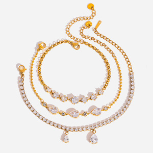 Ensemble de bracelets en cristal, design goutte d'eau en strass doré pour femmes, à porter au quotidien - Product Image 1