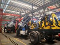 Truk Knuckle Boom Pabrik Cina 10 Ton Knuckle Boom Crane Articulated Hydraulic Loader Crane untuk Truk