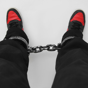 Accessoires d'Halloween Costumes Prisonniers Jouets de jeu de rôle Chaînes en plastique Manilles pour la fête - Product Image 3
