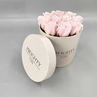 Boîte ronde personnalisée faite à la main avec fleurs et formes, avec papier couché et laminage mat, logo personnalisé pour l'emballage cadeau