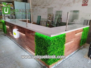 <span class=keywords><strong>Kiosque</strong></span> de mangue de haut niveau dans le centre commercial américain | Comptoir de nourriture en bois de stand de jus frais au détail avec décoration d'herbe verte à vendre - Product Image 6