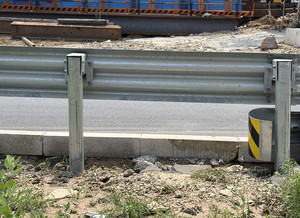 Barandilla de Acero de Tres Vigas con Certificación EN1317, Barrera de Seguridad Vial para Carreteras Express de Omán, Precio de Fábrica - Product Image 5