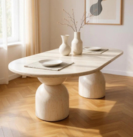 Table à manger en marbre naturel de couleur beige travertin Kumusi Furniture pour 6 personnes