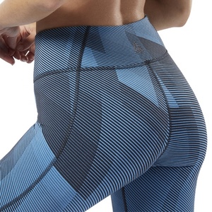 Leggings Capri Deportivos PIHA para Mujer, Cintura Media, Suaves, con Estampado por Sublimación, Control de Abdomen, Cintura Elástica, Efecto Reductor, Tallas Grandes - Product Image 4