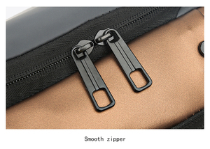 OMASKS防水设计师标志USB斜挎包男士胸包 - Product Image 6