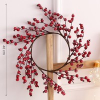Guirlande de Noël artificielle avec baies rouges, houx et cônes de pin pour décoration de porte et table de Noël