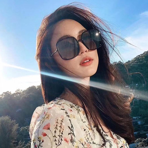 Lunettes de soleil de style D, montures surdimensionnées, protection UV400 pour femmes, mode street style - Product Image 2