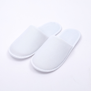 Pantuflas Desechables Blancas para <span class=keywords><strong>Hotel</strong></span>, Pantuflas Básicas Lisas con Punta Cerrada para Huéspedes, al por Mayor para <span class=keywords><strong>Hotel</strong></span> - Product Image 1
