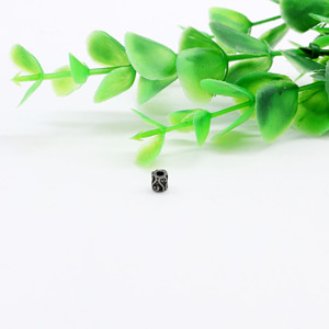 Cuentas espaciadoras negras con patrón vintage Yunnique de 5.0-4.0 mm, cilíndricas de acero inoxidable para la fabricación de pulseras - Product Image 4