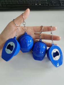 Porte-clés décapsuleur en forme de mini casque de sécurité de chantier 3D en plastique, avec logo personnalisé, promotionnel, fournisseur d'usine - Product Image 4