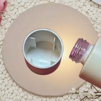 Flacon de parfum en verre givré estampé à chaud de 20 ml, 30 ml, 50 ml avec pompe à lotion pour crème et sérum de soin de la peau