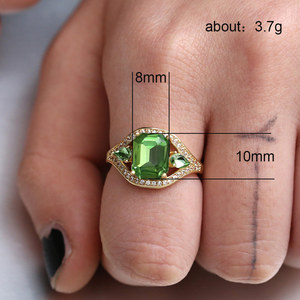 Anello di Fidanzamento con Gemma Verde per Donne, Elegante Gioiello da Dito alla Moda - Product Image 5