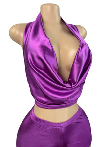 Mode femmes vêtements <span class=keywords><strong>d</strong></span>'<span class=keywords><strong>été</strong></span> Satin ensemble licou col en V profond haut et short correspondant deux pièces ensembles femmes - Product Image 2