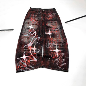 Jeans DiZNEW <span class=keywords><strong>de</strong></span> Mezclilla Personalizados en Rojo y Negro, Lavado Vintage, Desgastados con Estampado en Aerosol, Talla Grande para Hombre - Product Image 1