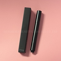 Volumateur de lèvres tendance : Augmentez le volume de vos lèvres avec ce gloss repulpant à l'acide hyaluronique, disponible en marque privée