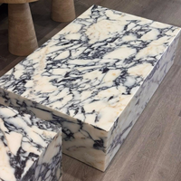 Table basse carrée moderne en marbre Calacatta Viola massif, style français, pour salon de villa, ameublement intérieur complet.