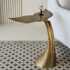 Mesa Auxiliar Moderna en Forma de Cola de Ballena, de Aluminio Dorado, Mesa de Centro de Metal de Lujo para Sofá, Mesa Decorativa para Bebidas, Soporte para Café - Product Image 1