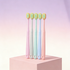 Cepillo de Dientes de Plástico para Adultos, Venta al por Mayor, Diseño Moderno en Color Puro, Cerdas Suaves y Cónicas, Nuevo - Product Image 1
