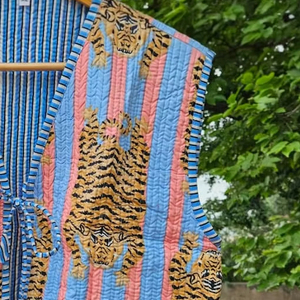 Nuevo Chaleco Acolchado sin Mangas con Estampado Animal Estilo Indio para Mujer, Ideal para Invierno, Regalo para Ella - Product Image 3