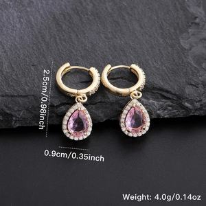 Boucles d'oreilles en forme de cœur pour femmes, en acier inoxydable plaqué or 14 carats, luxueuses, petites, tendance, personnalisées - Product Image 5