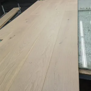 Fourniture d'usine Plancher de bois franc en gros Plancher en bois à 3 couches Plancher en chêne blanc