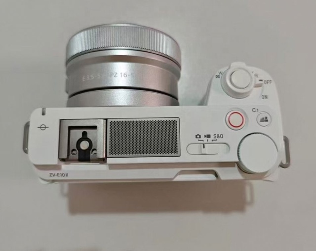 Black and White Color Used ZVE 10 II Complete Camera 16-50mm Lens Student Gift Camera 4K