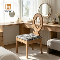 Chaise de salle à manger moderne de luxe en bois massif sculpté, style nordique, revêtement en velours italien, pour restaurant commercial