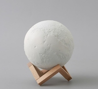 Lampe de nuit LED numérique 3D portable de 15 cm en forme de lune avec contrôle tactile, piles incluses et intensité réglable pour chambre à coucher