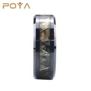 Eya — bague en tungstène noire, Camouflage à bord biseautés, 8mm - Product Image 3