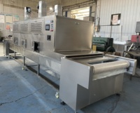 Tunnelbandmagnetron droogmachine automatische continue droogmachine voor voedsel, specerijen, chemische grondstoffen, CE-gecertificeerd, aanpasbaar