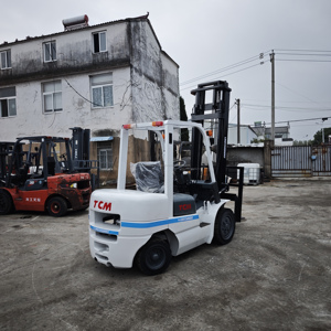 Montacargas Diésel TCM 30-3 Toneladas Usado con Motor Isuzu, Alcance de 3 Metros, para Reparación de Maquinaria, Importación Directa de Japón - Product Image 6