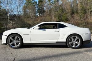 Usado 2010 Chevrolet Camaro 2SS Coupe V8, paquete RS, sin modificar - Product Image 4