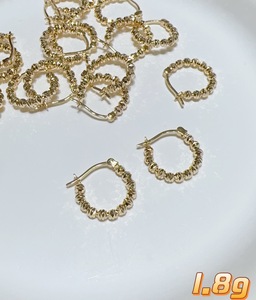 Aros de Oro Sólido Real de 18K, Corte de Diamante Geométrico, Texturizados, Estilo Huggie, Joyería Fina Minimalista, Precio de Fábrica al por Mayor - Product Image 2