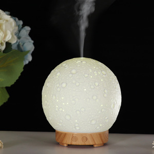 Diffuseur d'arômes Lunar 0,5L, humidificateur ultrasonique avec lumière LED pour la maison et le bureau - Product Image 1