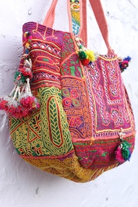 Bolsos de Lona Estilo Boho Banjara Indios 2026 con Cierre de Cremallera, Impermeables, Forma Personalizable, Bordado Tribal y Trabajo con Espejos - Product Image 3