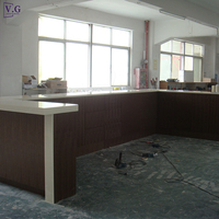 Comptoir de bar en bois Corian au design moderne et simple, personnalisé pour les salons, clubs, restaurants et hôtels, usage commercial