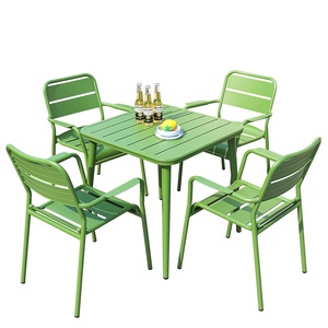 Ensemble de tables et chaises d'extérieur en alliage d'aluminium coloré pour les salons de thé, les hôtels, les balcons, les tables et chaises de loisirs de petite taille - Product Image 1