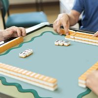 Nouveautés Standard bords festonnés Mahjong tapis couleur personnalisée anti-dérapant Mahjong couverture Pad Ma Jiang tuiles ménage Poker tapis