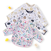 Bavoirs pour bébé à prix compétitif bavoirs d'alimentation imperméables à manches longues bavoirs imprimés pour les tout-petits