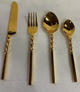Ensemble de couverts en acier inoxydable avec finition dorée, design luxueux, ensemble de couverts en acier inoxydable fait à la main pour la table à manger - Product Image 3