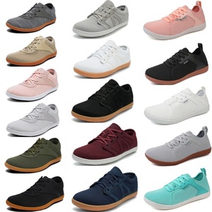 Chaussures de randonnée et de course athlétiques respirantes, légères, antidérapantes, à semelle souple, à bout large, amples, pour toutes les saisons - Product Image 1
