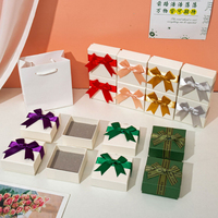 Boîte à bijoux Boîte à bijoux de luxe en laque blanche avec logo sérigraphie Boîtes en papier pour bagues personnalisées pour l'emballage de bijoux