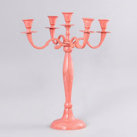 Handgefertigter 5-Armiger Rosa Eisen-Kristall Kerzenständer Eleganter Freistehender Kandelaber für Weihnachten Hochzeit Party Zuhause Hotel