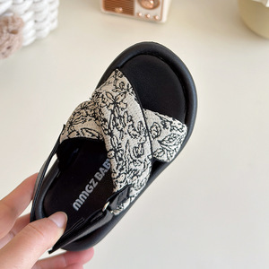 Nouvelles sandales d'été en PU pour enfants, sandales de plage à semelle souple, antidérapantes, à bout ouvert, réglables pour filles - Product Image 4