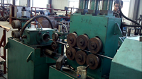 Machine à éplucher les barres d'acier inoxydable Haige Shandong de 15-30 mm avec moteur de 7,5 kW |   Équipement de détartrage de surface des tubes facile à utiliser