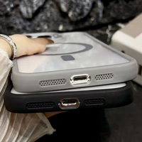 Étui de téléphone en TPU givré de conception de luxe pour iPhone 14 Plus 13 15 Pro Max étuis de téléphone portable à couverture mate magnétique
