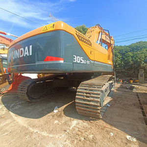 Excavatrice sur chenilles hydraulique d'occasion Hyundai Robex 305LC-9T modèle 2023, machine de terrassement, moteur Hyundai, 30,2 tonnes - Product Image 2